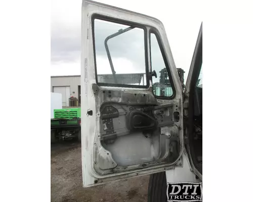 INTERNATIONAL 4300 Cab