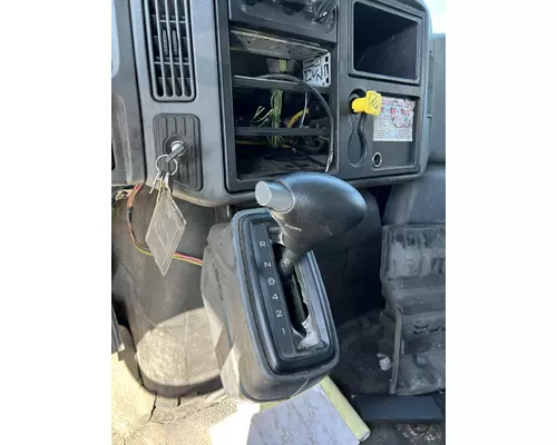 INTERNATIONAL 4300 Cab