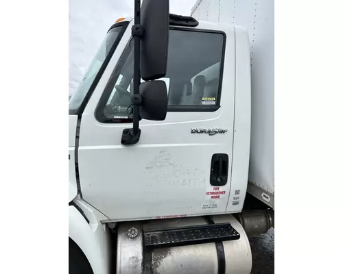 INTERNATIONAL 4300 Cab