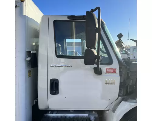 INTERNATIONAL 4300 Cab