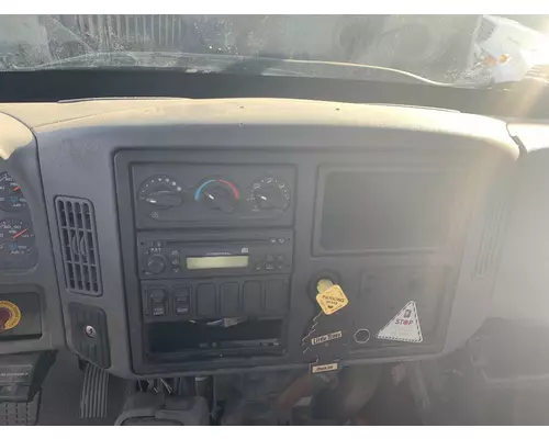 INTERNATIONAL 4300 Cab