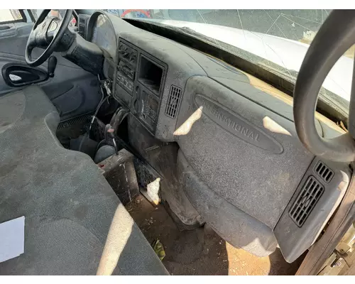 INTERNATIONAL 4300 Cab