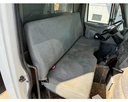 INTERNATIONAL 4300 Cab