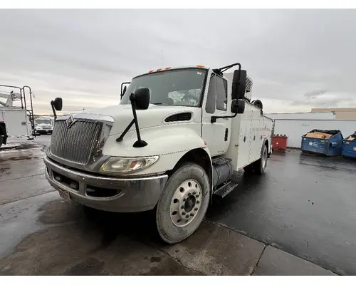 INTERNATIONAL 4300 Cab