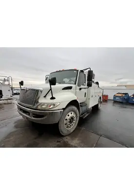 INTERNATIONAL 4300 Cab