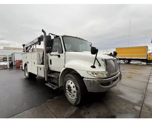INTERNATIONAL 4300 Cab