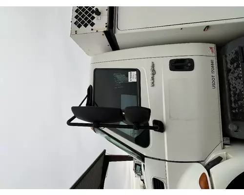 INTERNATIONAL 4300 Cab