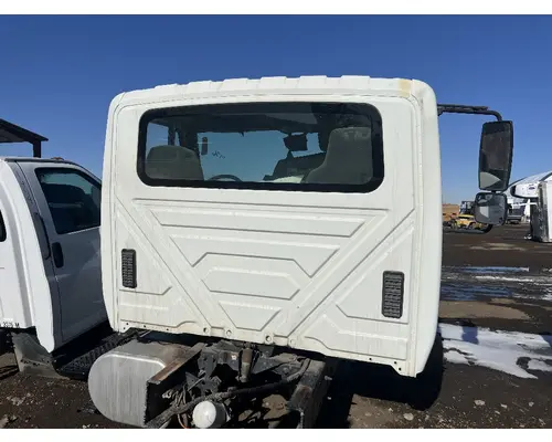 INTERNATIONAL 4300 Cab