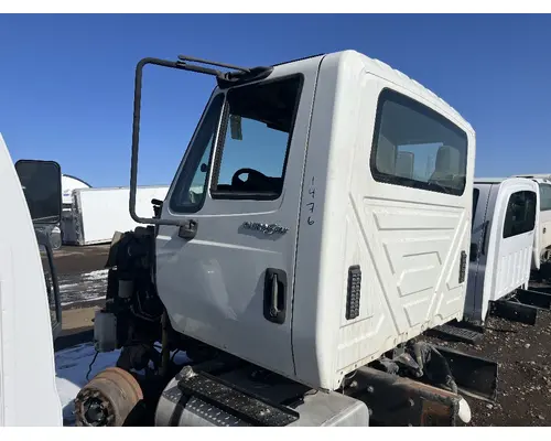 INTERNATIONAL 4300 Cab