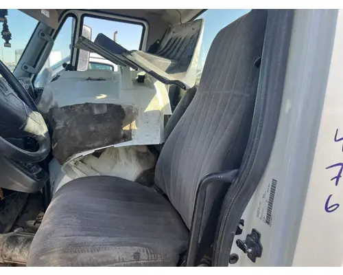 INTERNATIONAL 4300 Cab