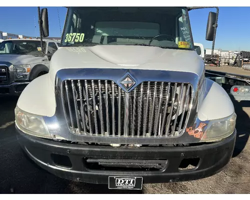 INTERNATIONAL 4300 Cab