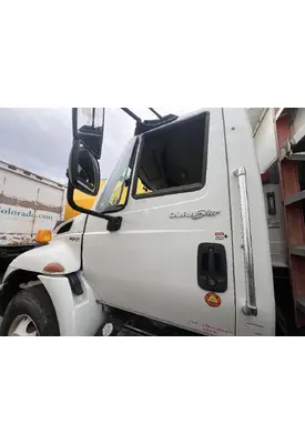INTERNATIONAL 4300 Cab