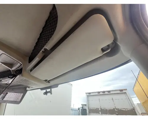 INTERNATIONAL 4300 Cab