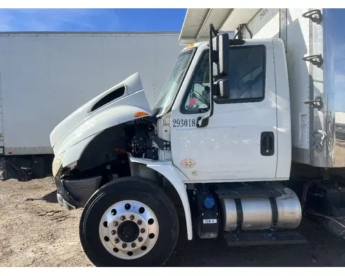 INTERNATIONAL 4300 Cab