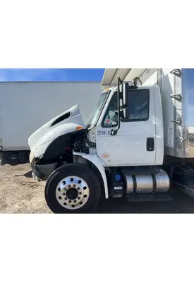 INTERNATIONAL 4300 Cab