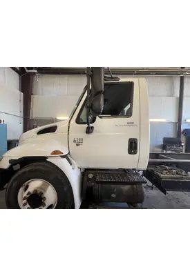 INTERNATIONAL 4300 Cab