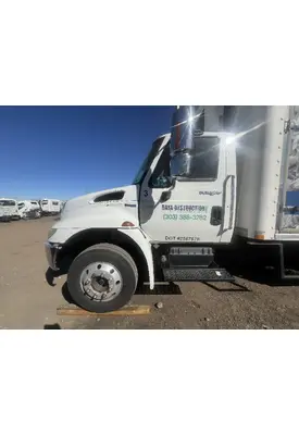 INTERNATIONAL 4300 Cab