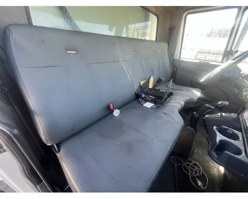 INTERNATIONAL 4300 Cab