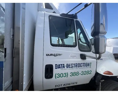 INTERNATIONAL 4300 Cab