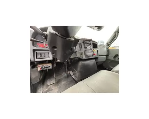 INTERNATIONAL 4300 Cab