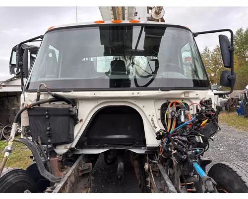 INTERNATIONAL 4300 Cab