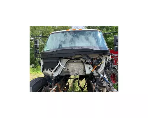 INTERNATIONAL 4300 Cab
