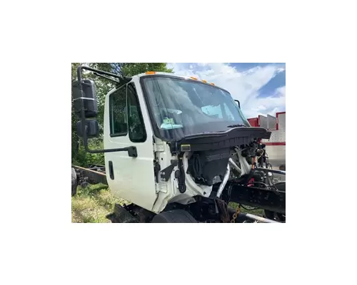 INTERNATIONAL 4300 Cab