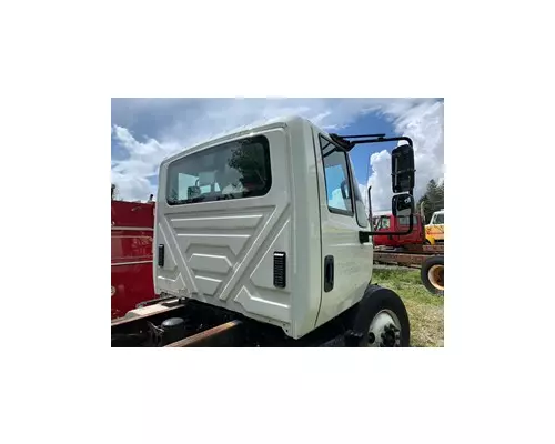 INTERNATIONAL 4300 Cab