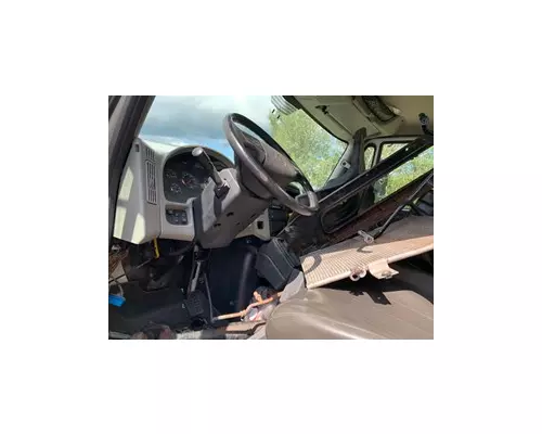 INTERNATIONAL 4300 Cab