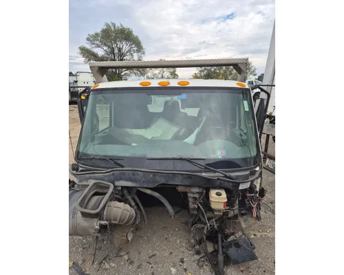 INTERNATIONAL 4300 Cab