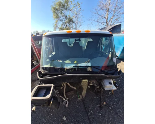 INTERNATIONAL 4300 Cab