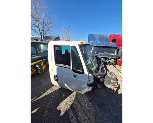 INTERNATIONAL 4300 Cab