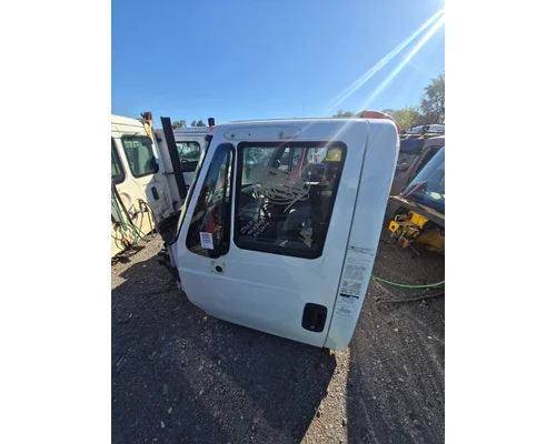 INTERNATIONAL 4300 Cab
