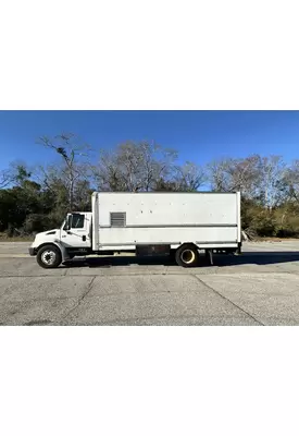 INTERNATIONAL 4300 Complete Vehicle