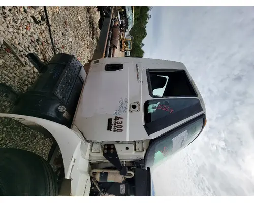 INTERNATIONAL 4300 Complete Vehicle