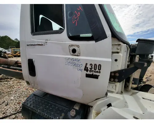 INTERNATIONAL 4300 Complete Vehicle