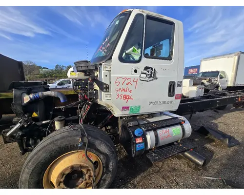 INTERNATIONAL 4300 Complete Vehicle