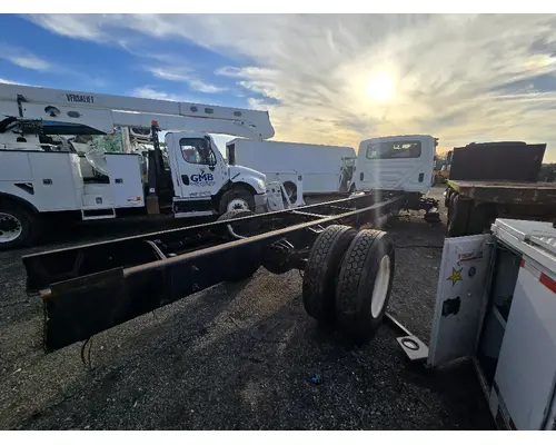 INTERNATIONAL 4300 Complete Vehicle