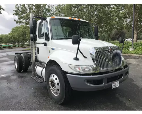 INTERNATIONAL 4300 Complete Vehicle