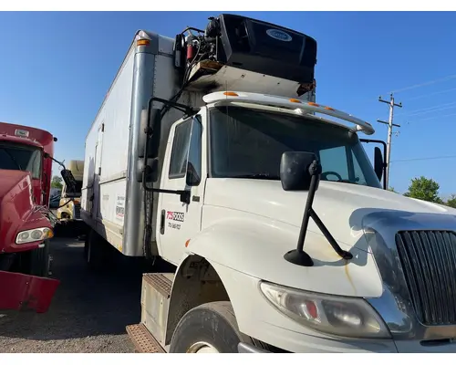INTERNATIONAL 4300 Complete Vehicle
