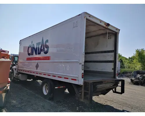 INTERNATIONAL 4300 Complete Vehicle