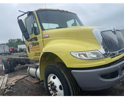 INTERNATIONAL 4300 Complete Vehicle