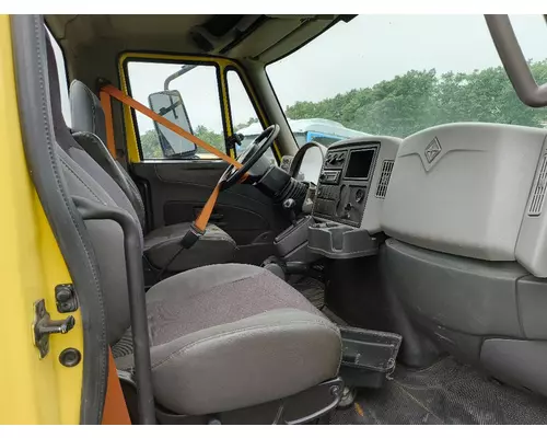 INTERNATIONAL 4300 Complete Vehicle