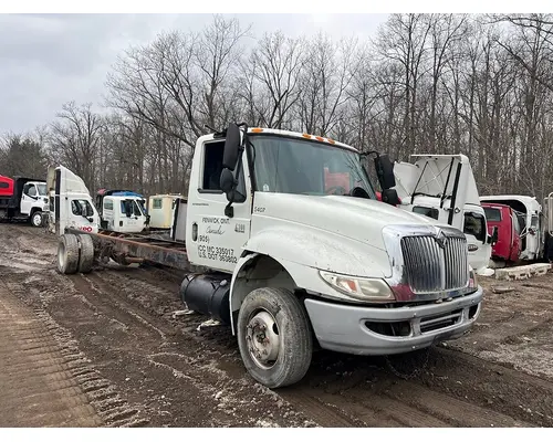 INTERNATIONAL 4300 Complete Vehicle