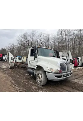 INTERNATIONAL 4300 Complete Vehicle
