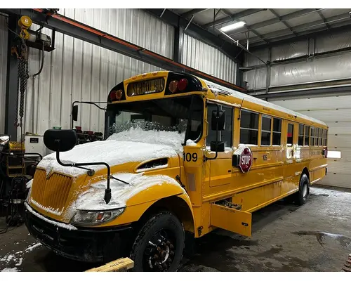 INTERNATIONAL 4300 Complete Vehicle