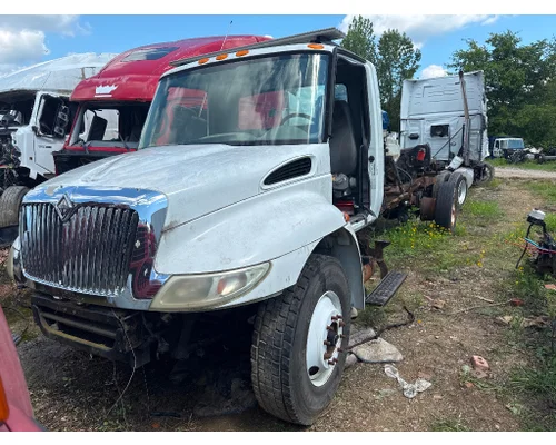 INTERNATIONAL 4300 Complete Vehicle