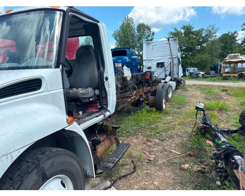 INTERNATIONAL 4300 Complete Vehicle