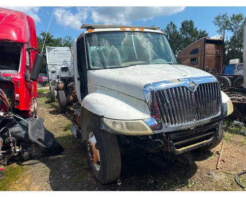 INTERNATIONAL 4300 Complete Vehicle