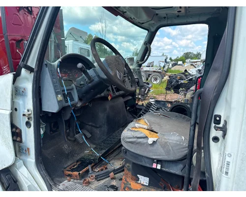 INTERNATIONAL 4300 Complete Vehicle